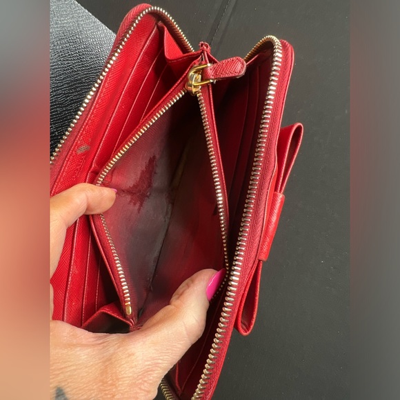 Authentic Prada wallet - red - Picture 7 of 7